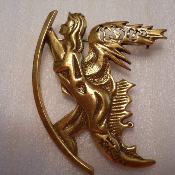 Vintage Salvador Dali - Winged Angel Pin    6/6 - Picture 3 of 3